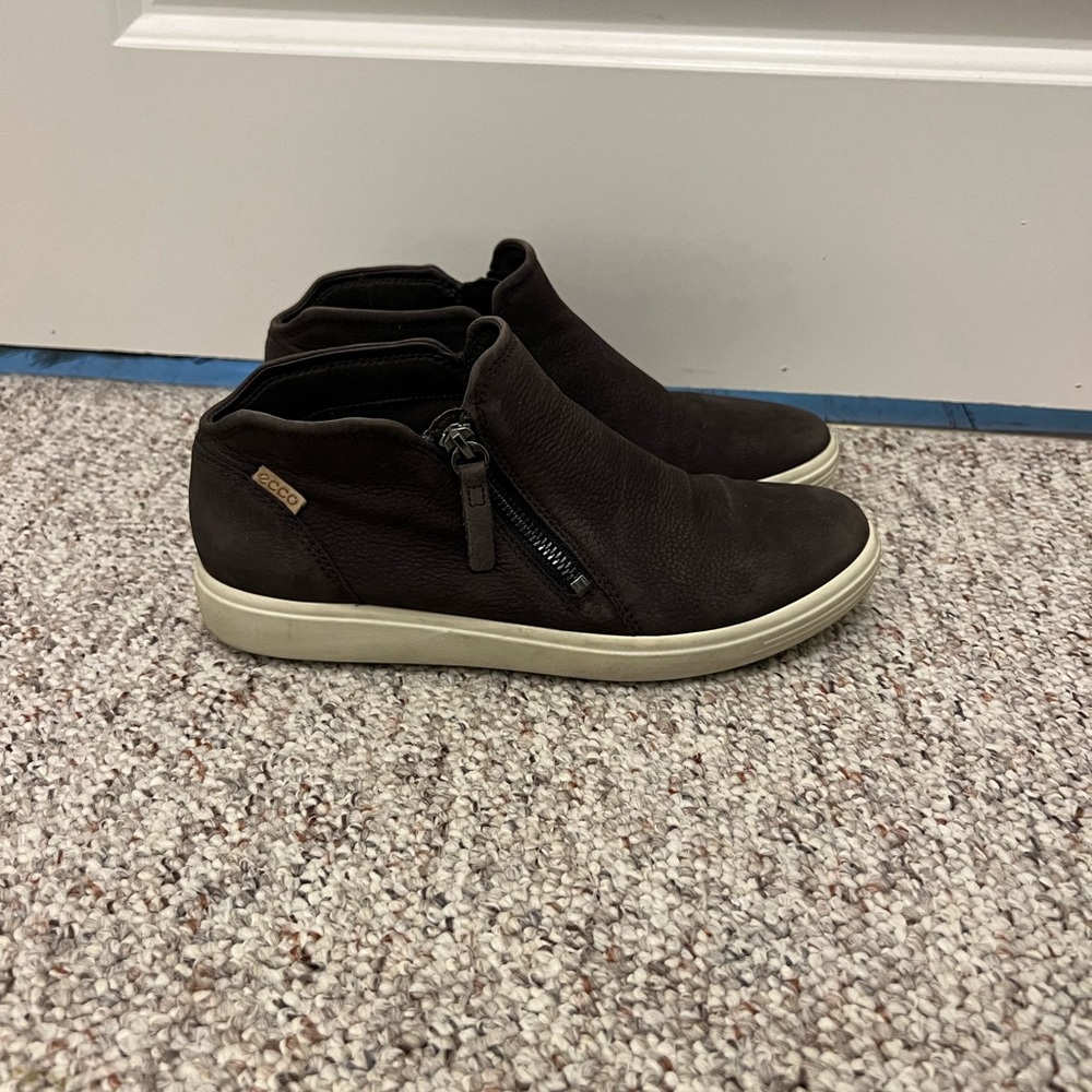 Ecco Chocolate Brown Shoes